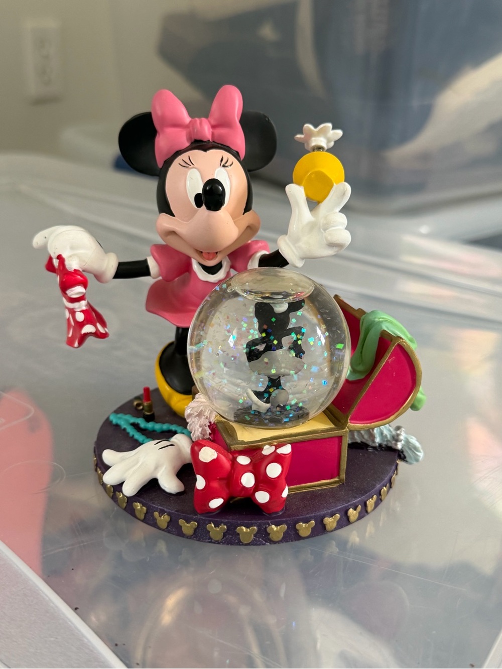 Disney's Minnie Mouse Mini Snow Globe Limited edition